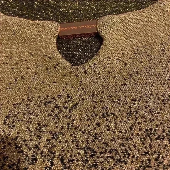 Adrienne Vittadinni Rose Gold Ombré sweater with cold shoulders size large - Picture 5 of 8